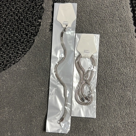 18K Gold Plated Unisex Set of Necklace and Bracelet - Picture 5 of 5